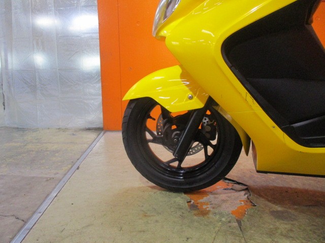 ホイールもこの通り状態グッド！フォークのアウターまでもが綺麗な一台がこの価格は正に他店追従不可能価格